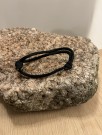 Et enkelt armbånd kun med enkel knute thumbnail