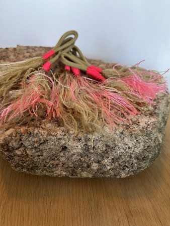 Liten beige nøkkelring